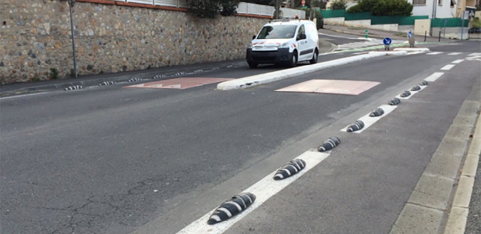 Perpiñán se une a las ciudades de Francia que instalan el separador Zebra® de ZICLA en sus carriles bici.