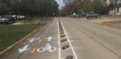 The city of Rogers in Arkansas (USA) has installed the bike separator ZEBRA on its bike lanes as a pilot test.