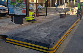 ZICLA plataformas de autobús en Soria Soria instala plataformas para mejorar la accesibilidad de los usuarios del bus. 1