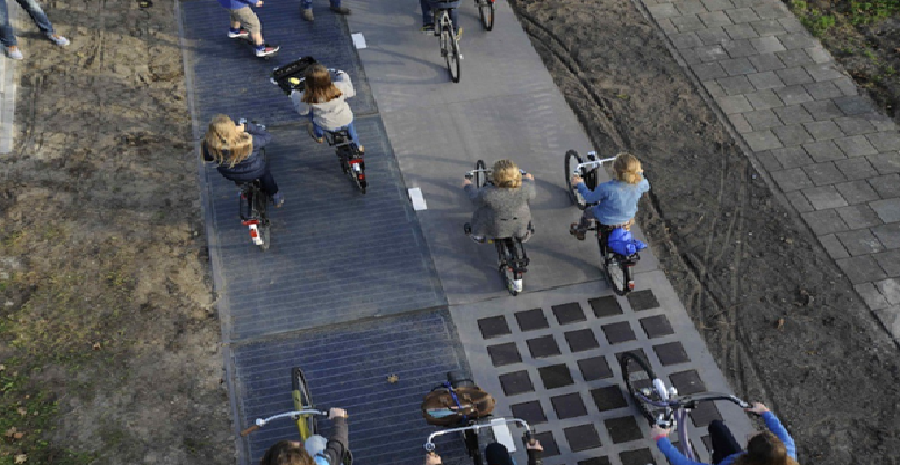 Un carril bici fotovoltaico; la última tecnología ha llegado a España.