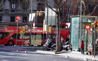 El Ayuntamiento de Barcelona trabaja para devolver espacios de la ciudad a los peatones.