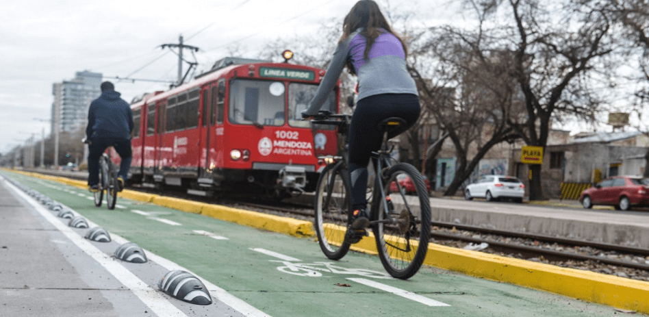 Mendoza (Argentina) con sus ciclovías se suma a las grandes ciudades que apuestan por la bicicleta.