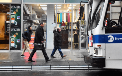 New York decongests the sidewalks of 7th Avenue and installs ZICLA Vectorial® system platforms.