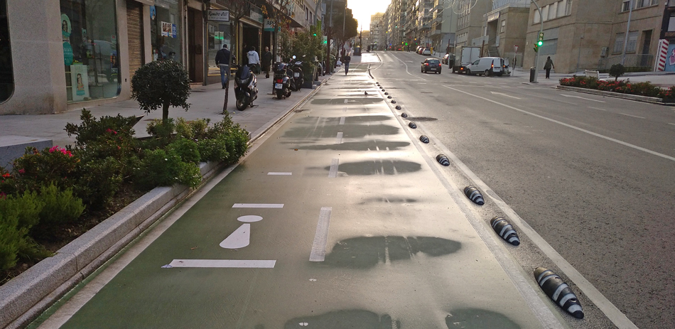 El carril bici de Vigo sigue creciendo y ya atraviesa la ciudad de extremo a extremo.