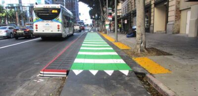 Los Angeles (CA) improves bus and bike integration in downtown by installing the Vectorial® system.