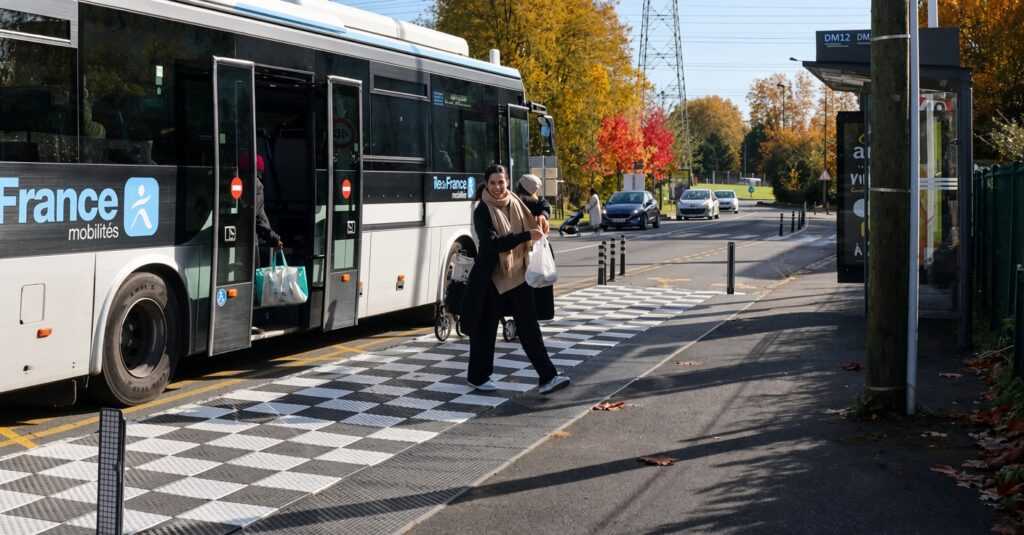 palaiseau bus stop